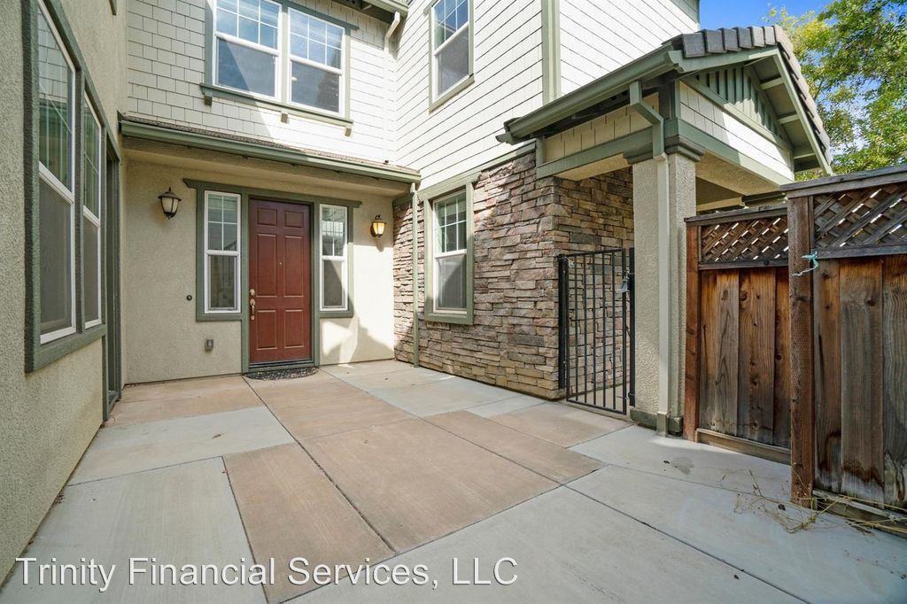 193 W Santa Barbara Way - Photo 2 of 30