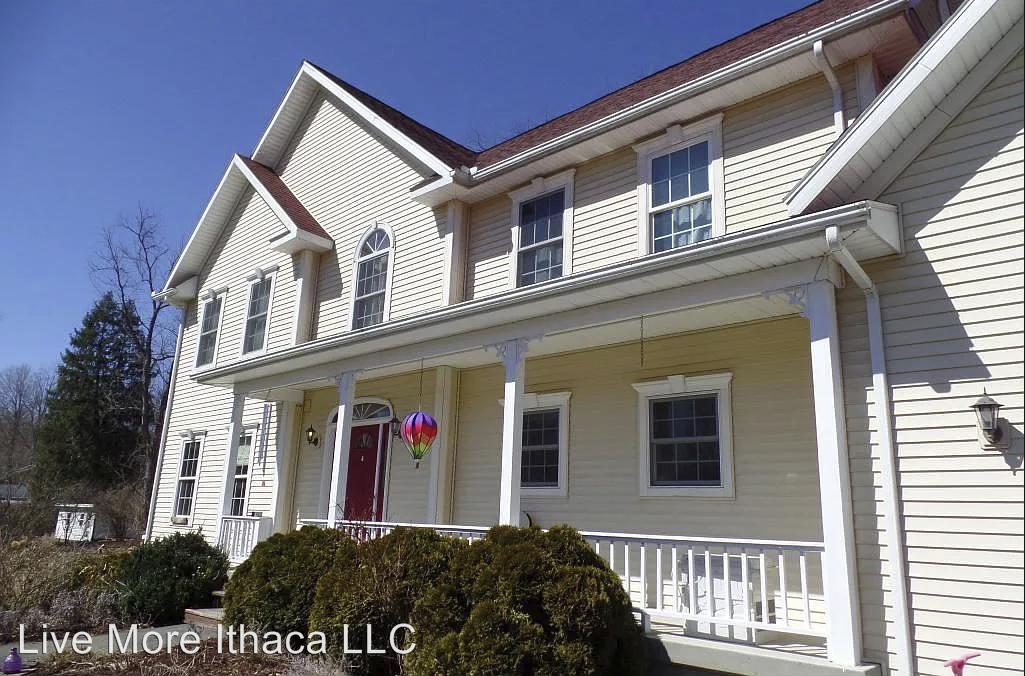 122 Enfield Falls Rd - Photo 2 of 26