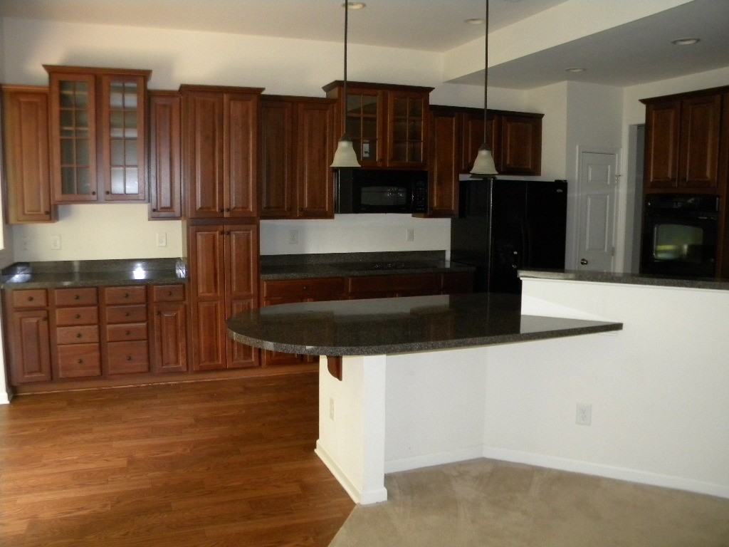 2625 Holly Oak Ln - Photo 3 of 14