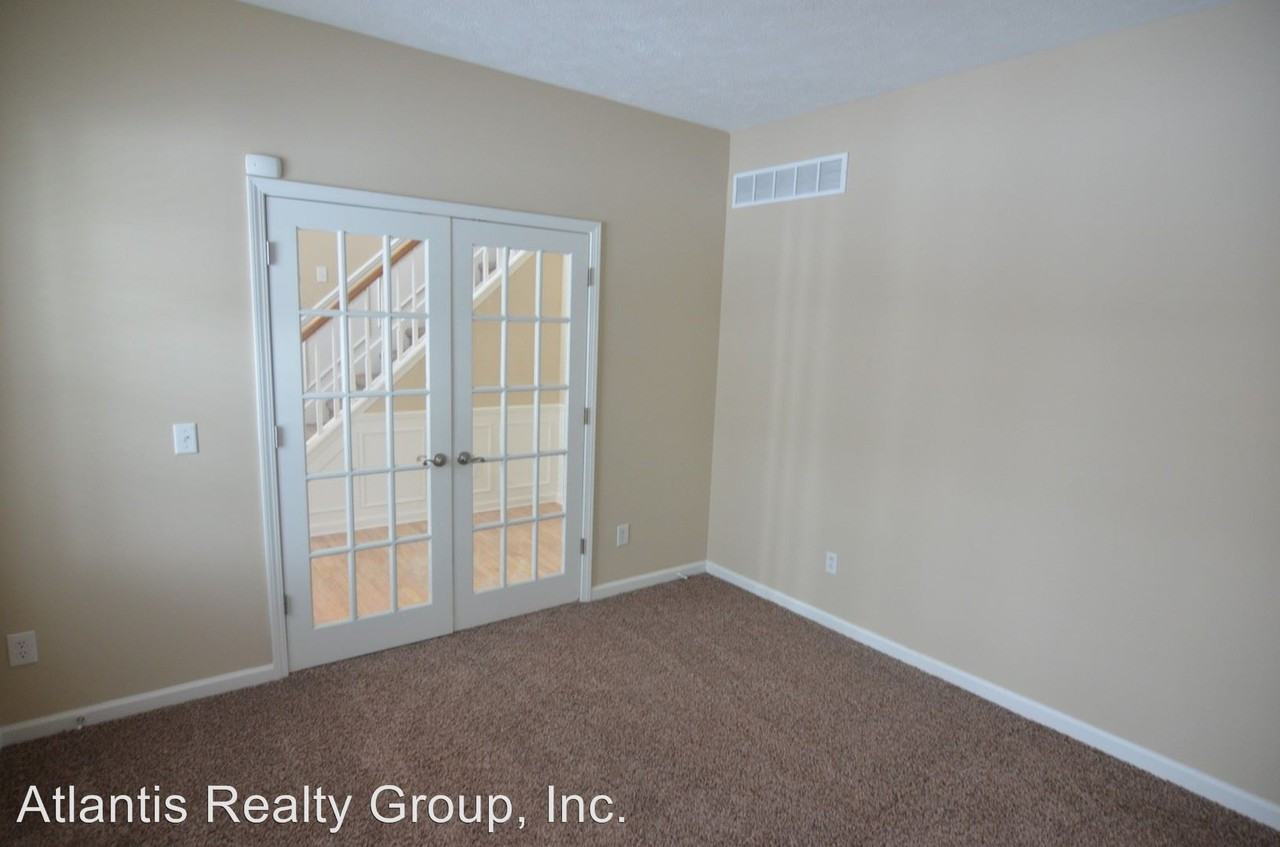 8262 Plumwood Ln - Photo 3 of 20