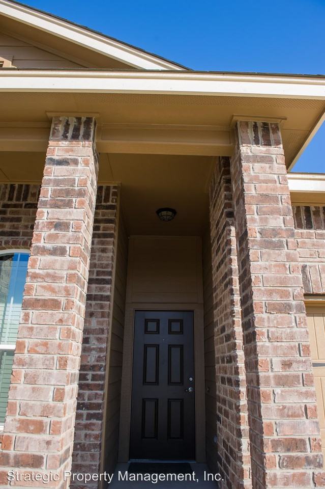 11618 Pelican Cove - Photo 3 of 24