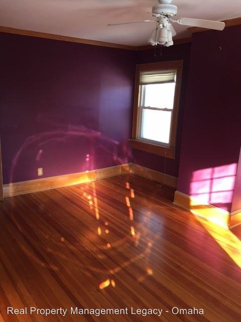 4810 California St - Photo 2 of 9