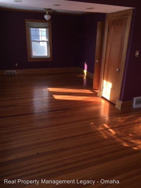 4810 California St - Photo 3 of 9