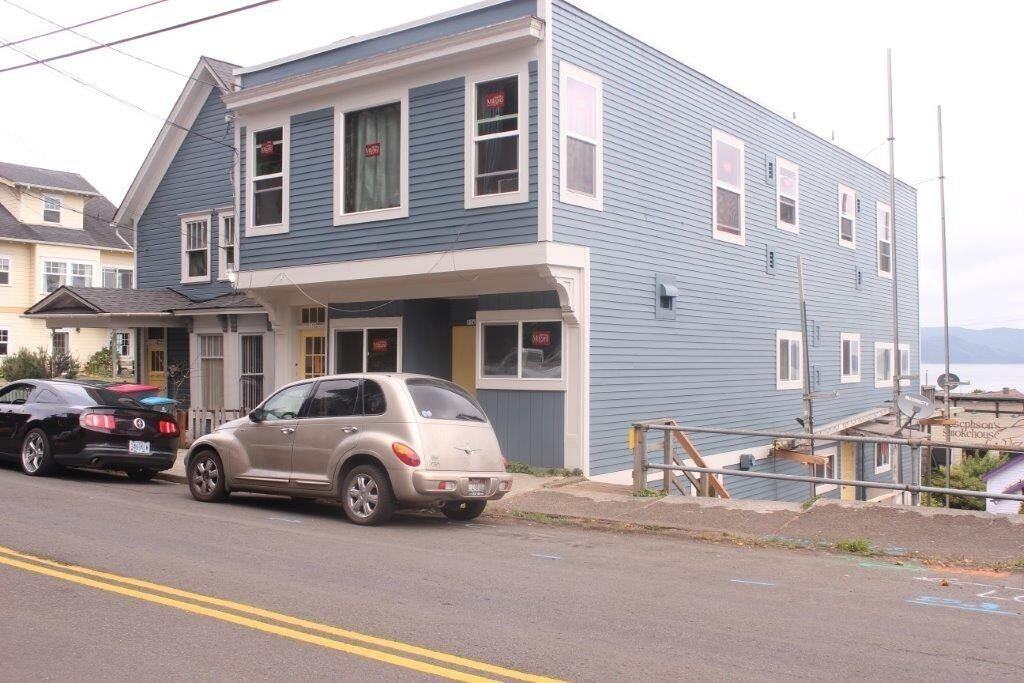 Bond Street - Photo 2 of 18