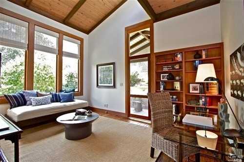 111 Cypress Ave - Photo 3 of 16