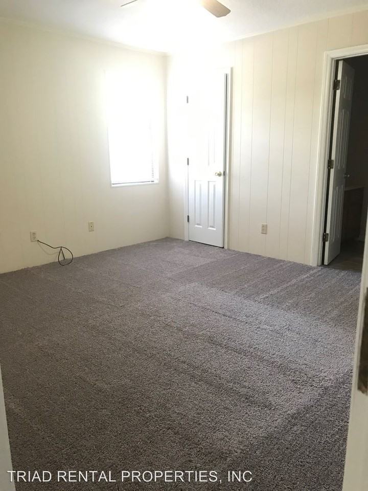 228 A & B NORTHWOOD DRIVE - Photo 2 of 3