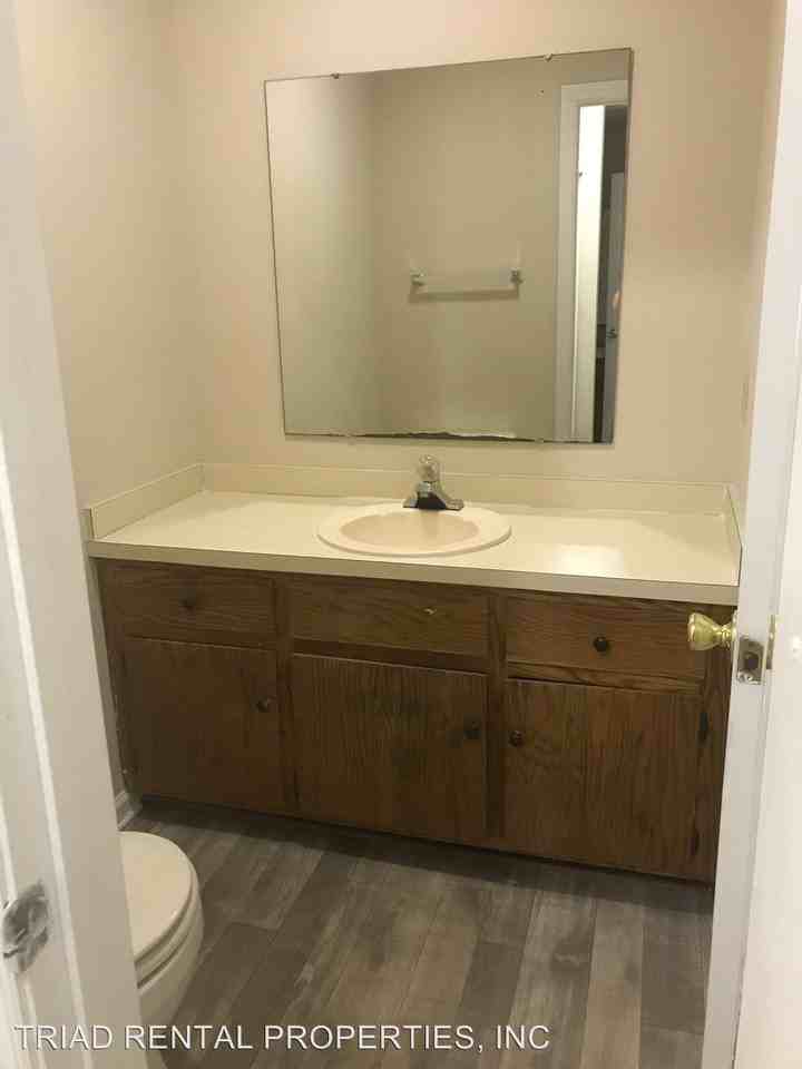 228 A & B NORTHWOOD DRIVE - Photo 3 of 3