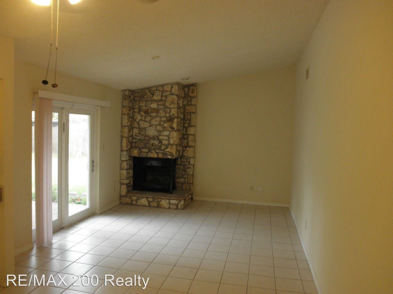 8011 Chianti Dr - Photo 3 of 16