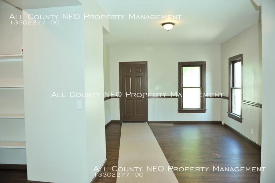 623 S Meridian St - Photo 2 of 10