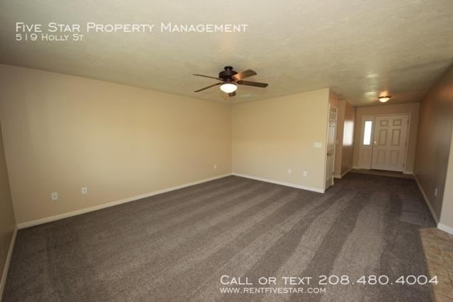 519 Holly St - Photo 3 of 17