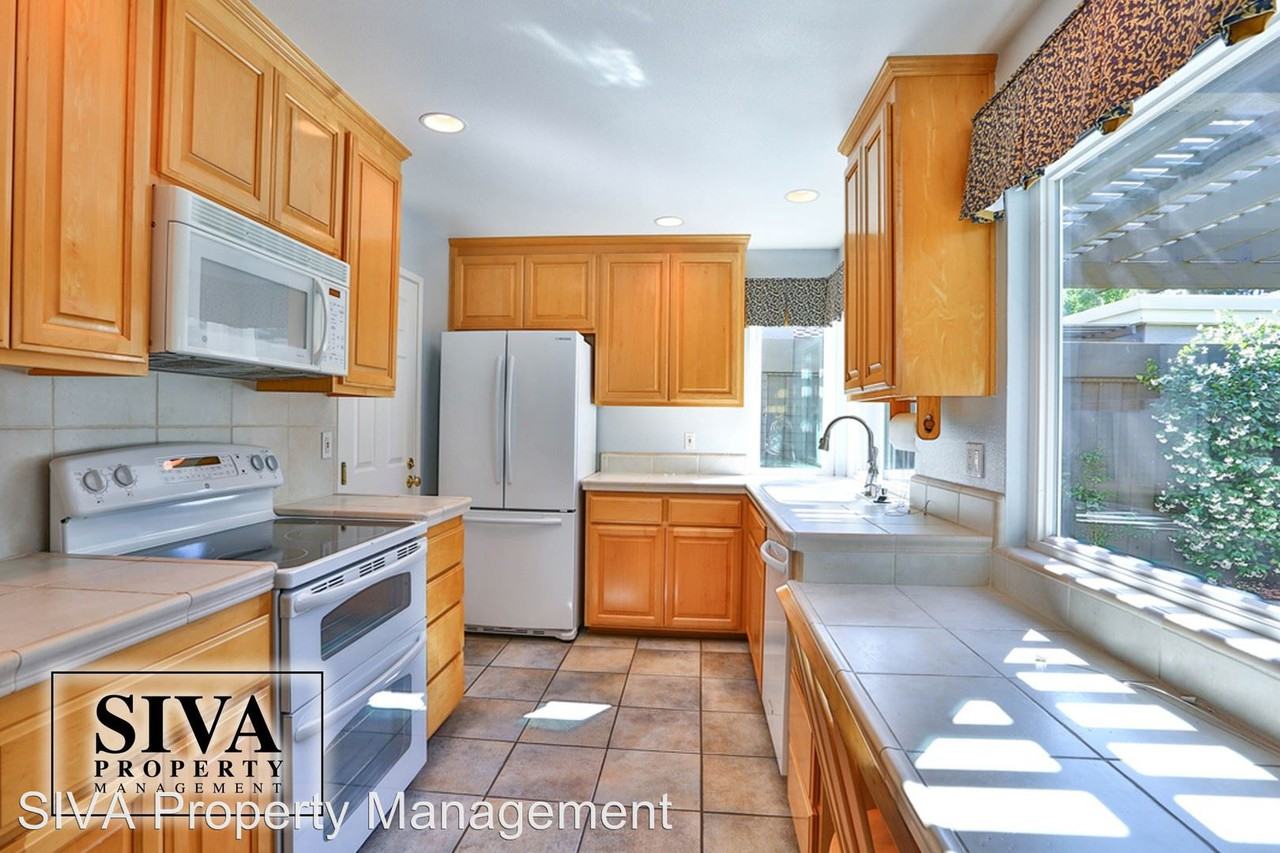 1330 Star Bush Ln - Photo 3 of 23