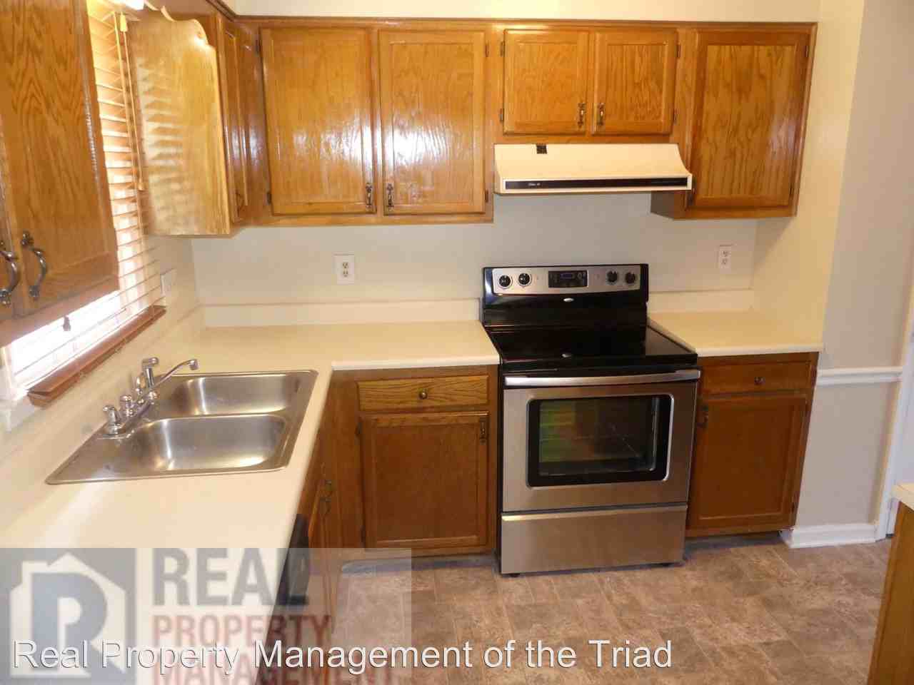 529 Jonathan Ln - Photo 3 of 23