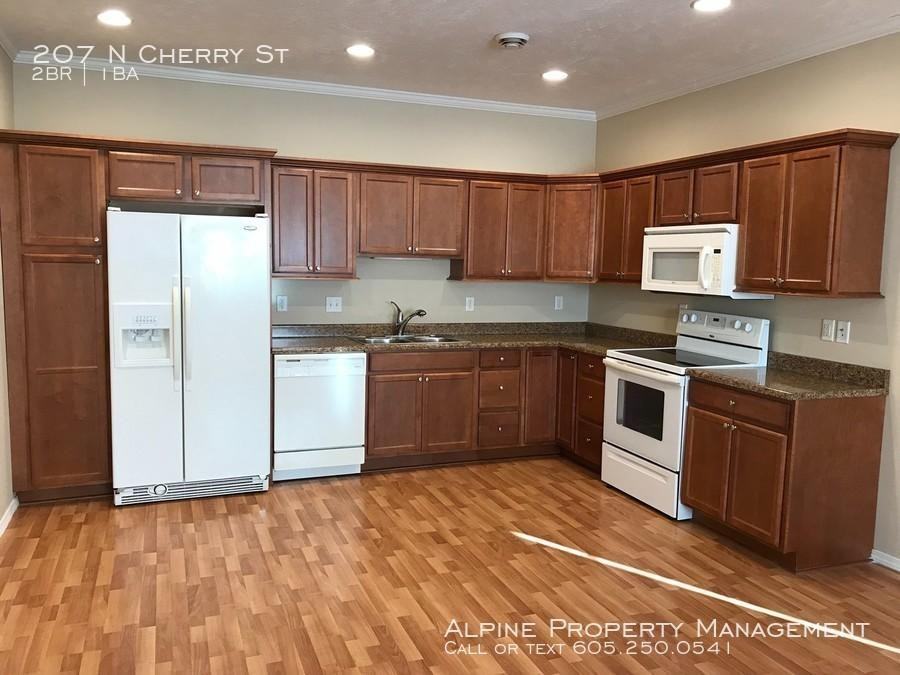 207 N Cherry St - Photo 2 of 16