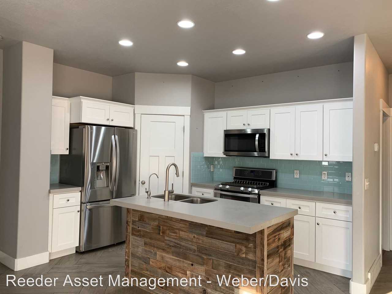 1980 Grant Ave - Photo 3 of 24