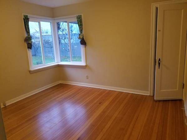 2519 Elizabeth St - Photo 2 of 10