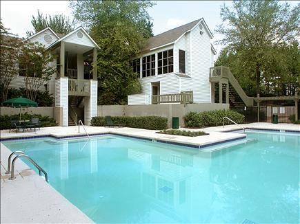 ARIUM North Point - Photo 2 of 26