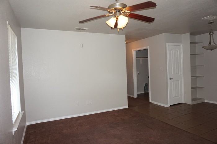 5109 Flamingo Rd - Photo 2 of 11