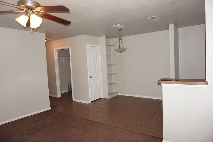 5109 Flamingo Rd - Photo 3 of 11