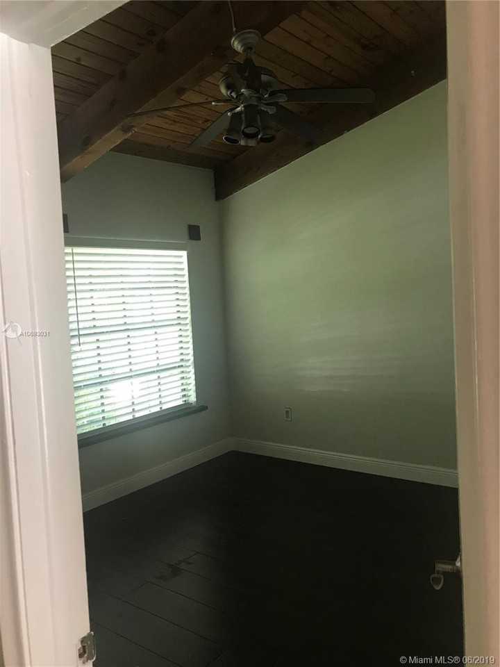 13615 Southwest 101st Lane - Photo 2 of 6