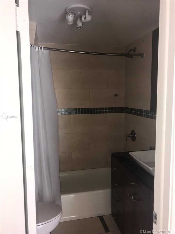 13615 Southwest 101st Lane - Photo 3 of 6