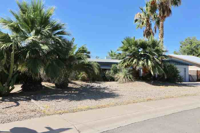 1102 E Redondo Cir - Photo 2 of 20