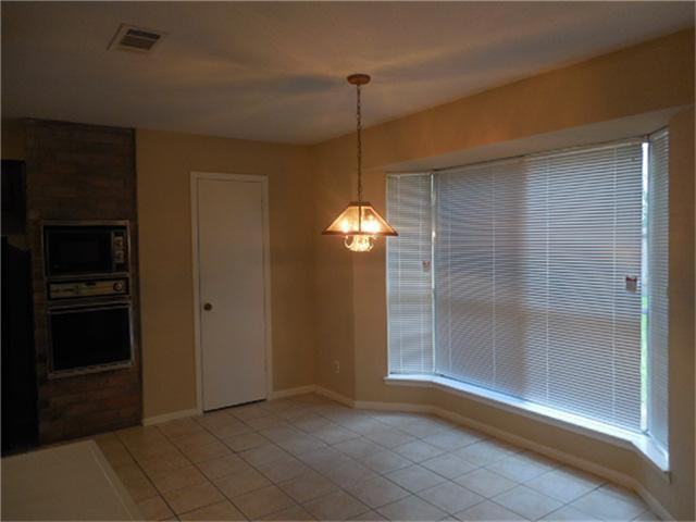 15727 Cascade Point Dr - Photo 2 of 11