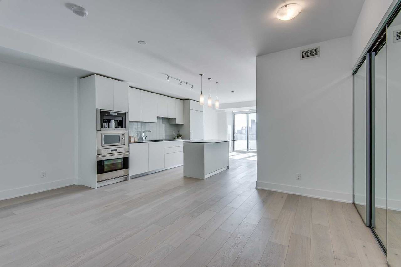 200 Bloor Street West #2402