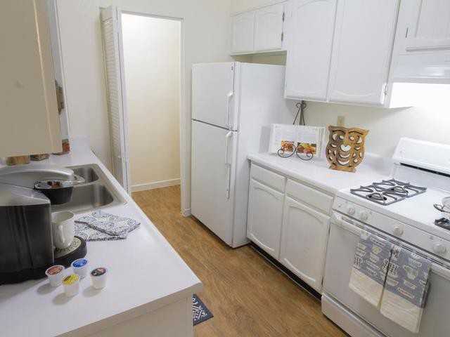 1313 Magruder St - Photo 6 of 20