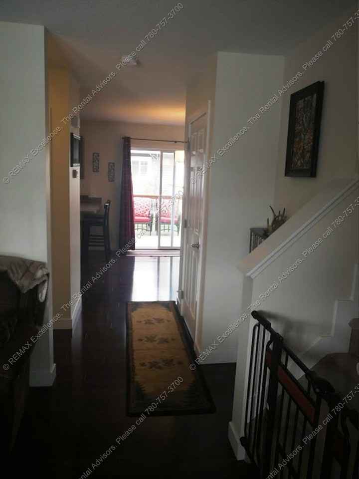 *** FIRST MONTH FREE*** GREAT 3 BEDROOMS, 2 STOREY TOWNHOUSE, 2.5 BATHS IN THE COMMUNITY OF SPRUCE GROVE - Photo 3 of 19