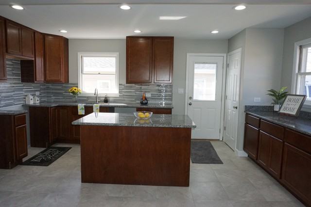 1615 7th - Photo 2 of 44