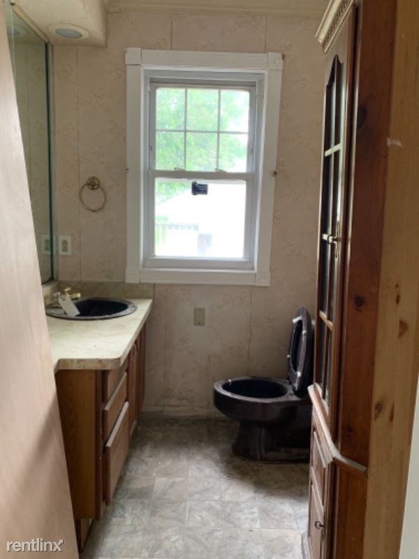 1879 Clifford Ave - Photo 3 of 12