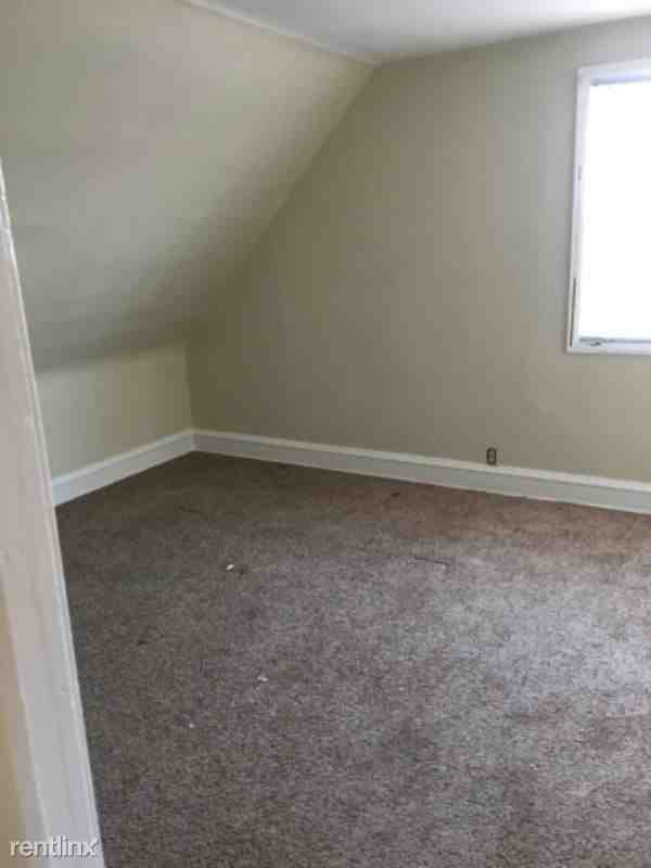 13 Monroe Ave - Photo 2 of 8