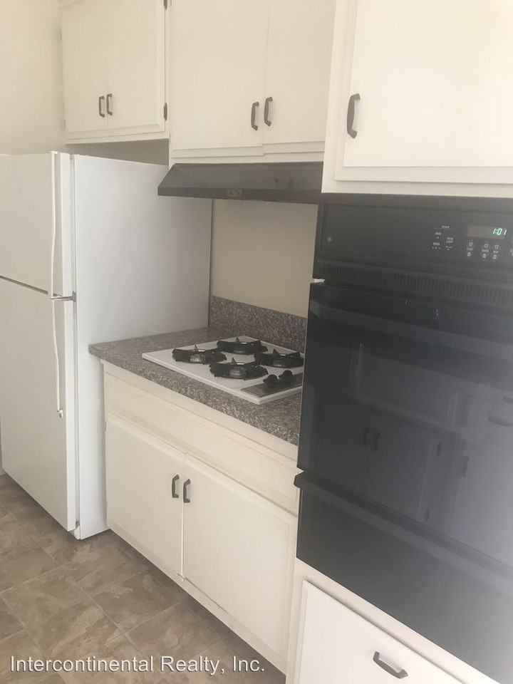 732- 738 Sidonia - Photo 2 of 5