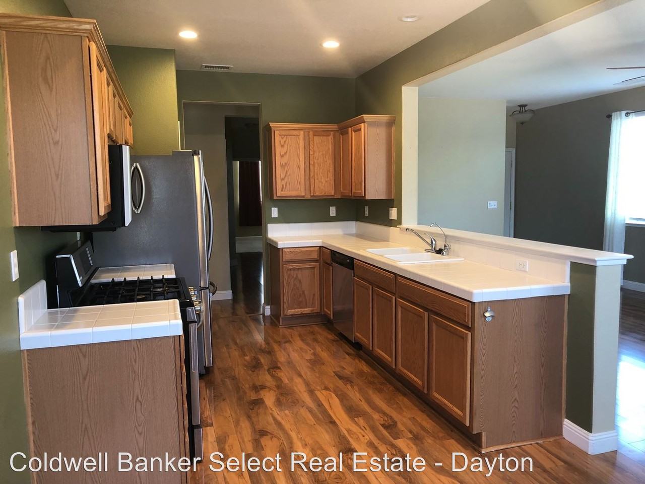 112 Bailey St - Photo 2 of 9