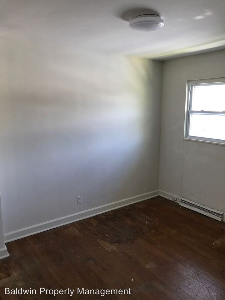 440 Gregory St SW - Photo 3 of 6