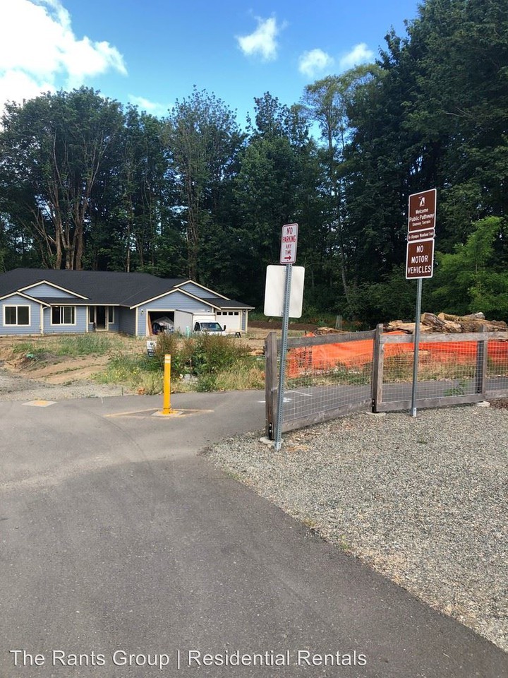 1511 Fairview St SE - Photo 3 of 28