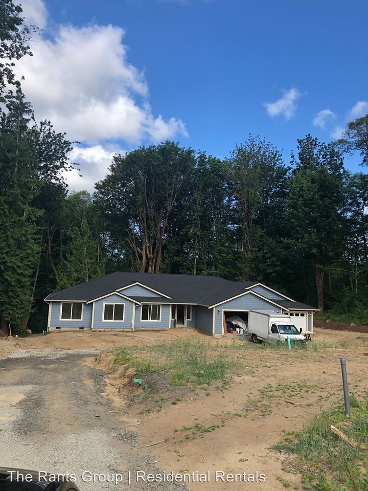 1511 Fairview St SE - Photo 2 of 28