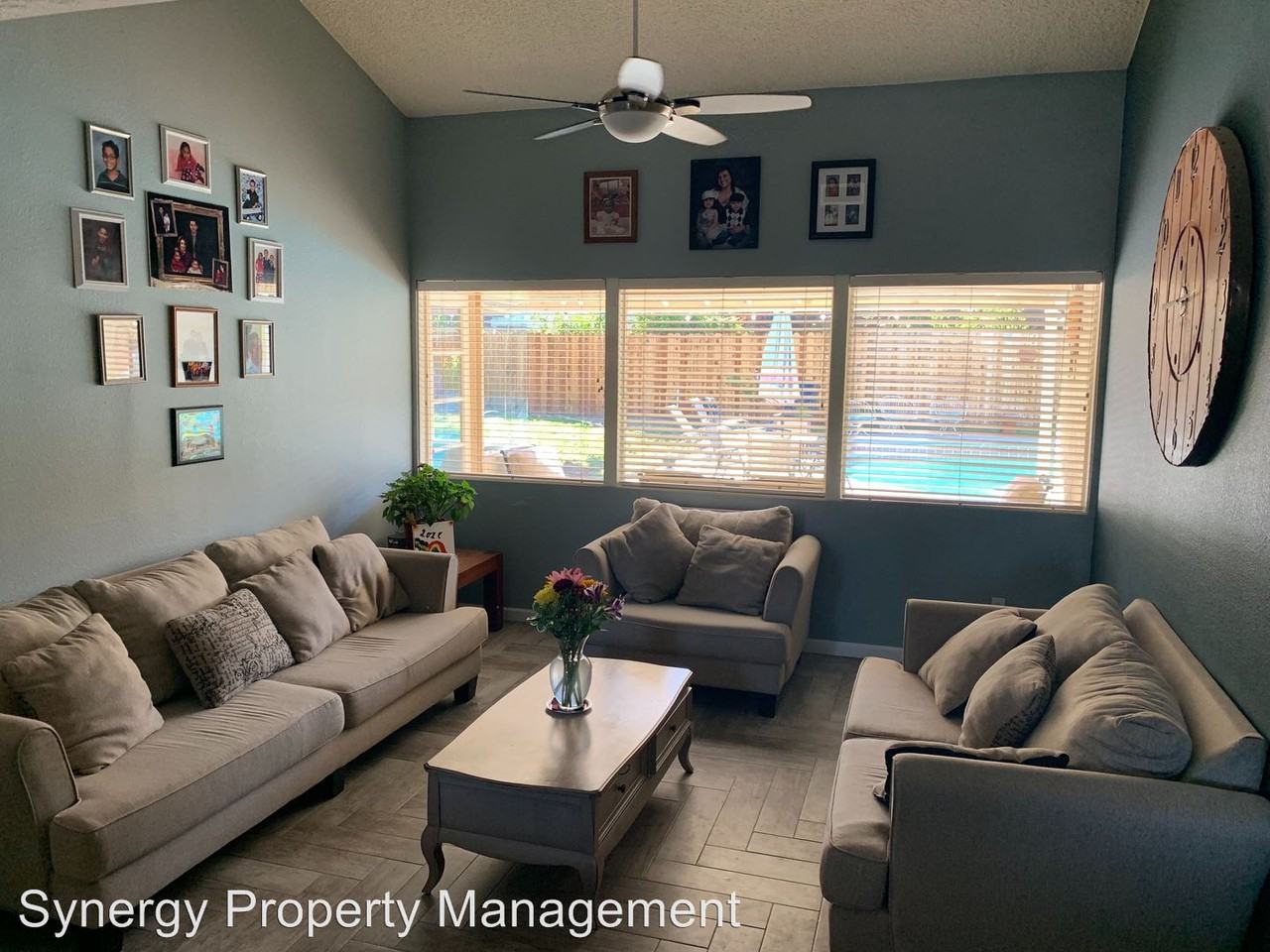 1809 Glenbrea Ct - Photo 3 of 19
