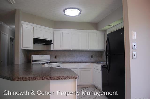 604 N Xenophon Ave - Photo 3 of 11