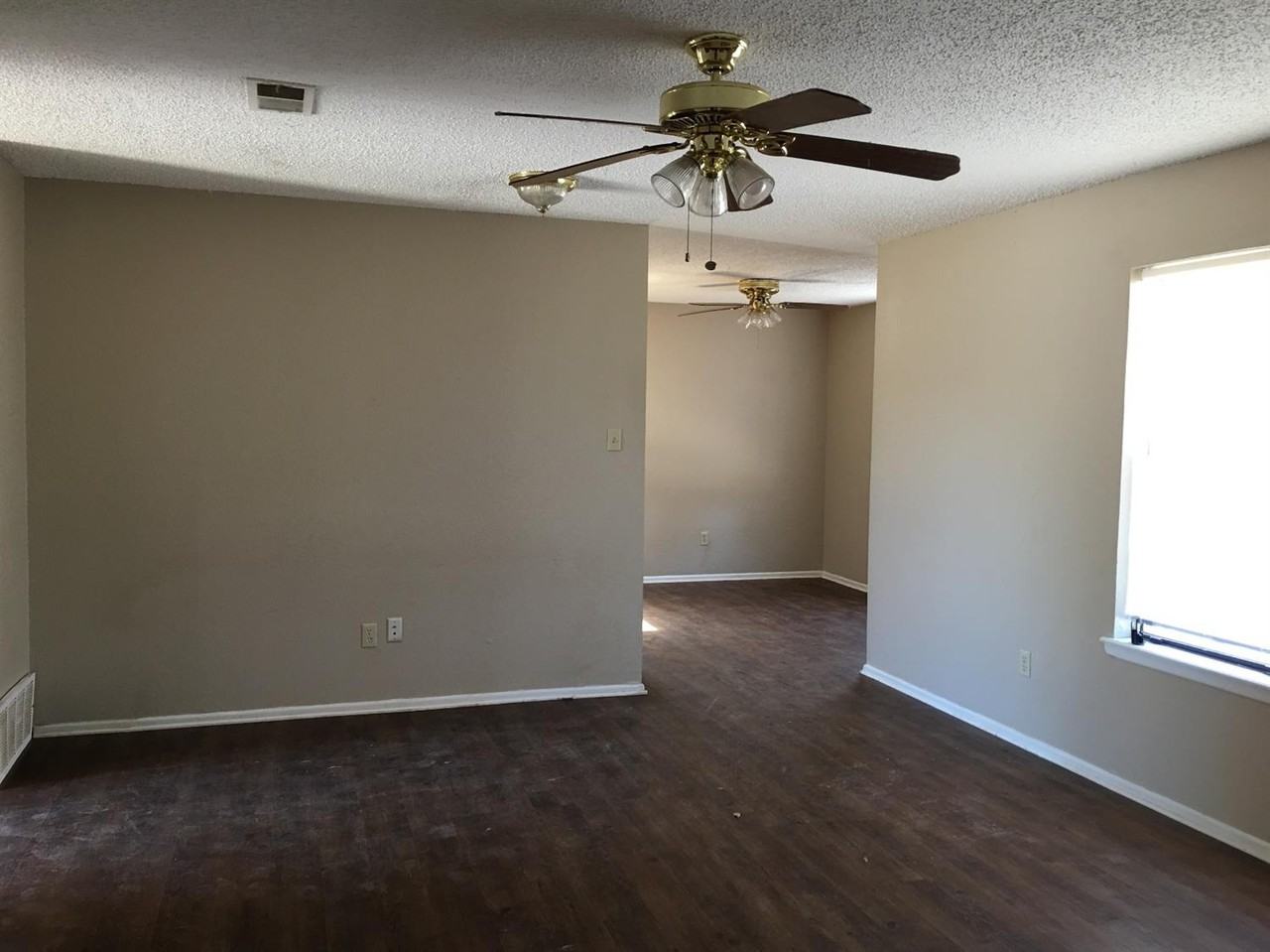 310 E 15th St - Photo 2 of 10