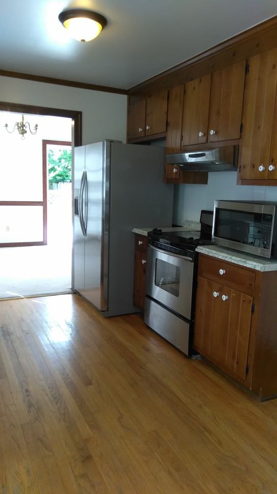 340 James River Dr - Photo 2 of 16