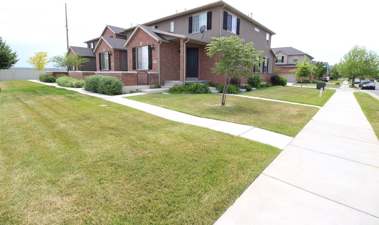 157 Sw - Photo 2 of 36