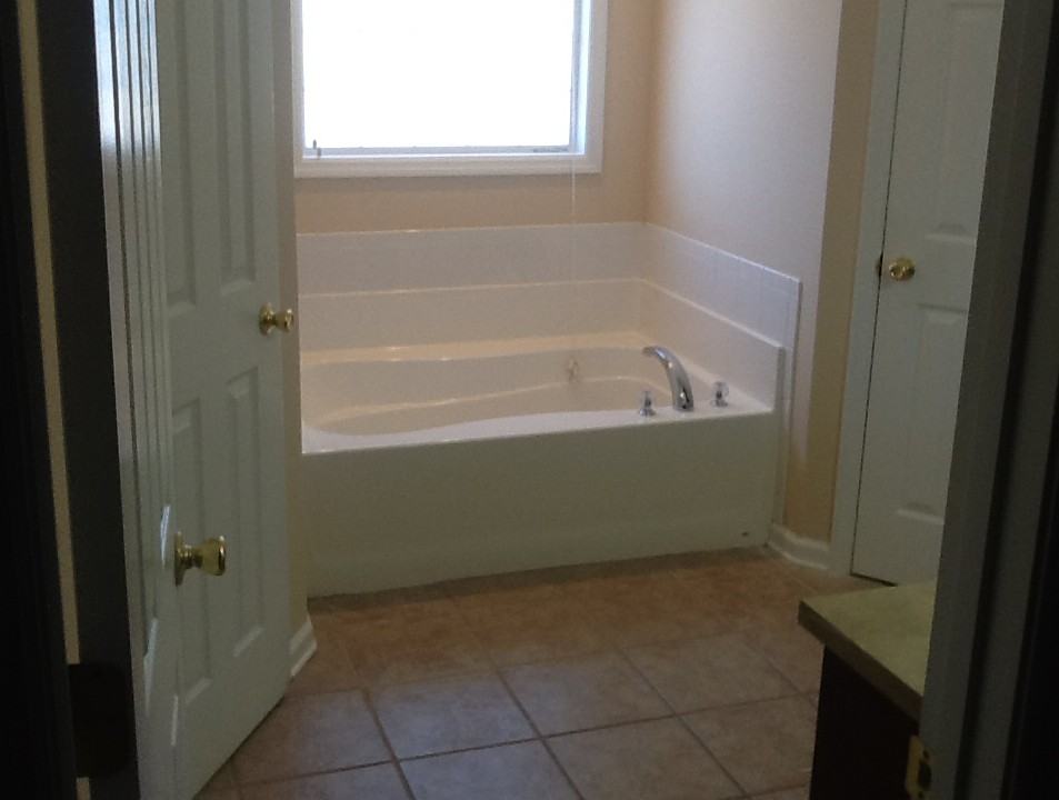 14 Lincolnshire Ln - Photo 4 of 11