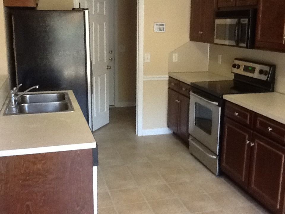14 Lincolnshire Ln - Photo 7 of 11