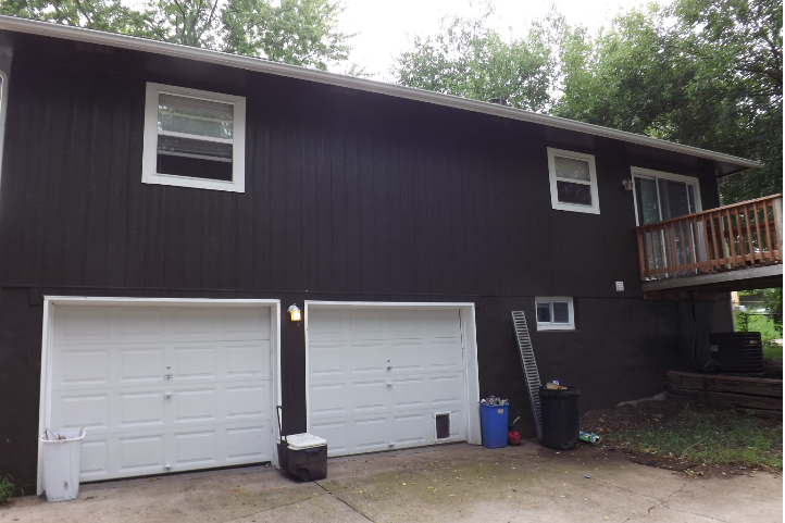 202 Manor Ln - Photo 2 of 22