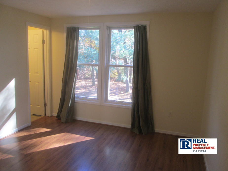 19419 Kildonan Dr - Photo 6 of 15
