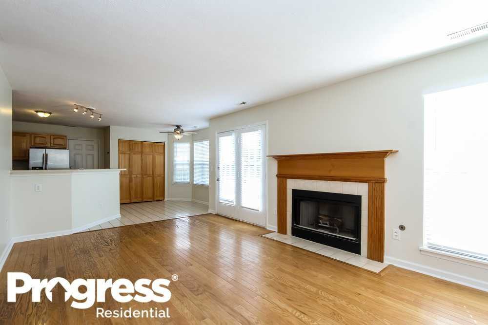 10160 Glenn Abbey Ln - Photo 3 of 15