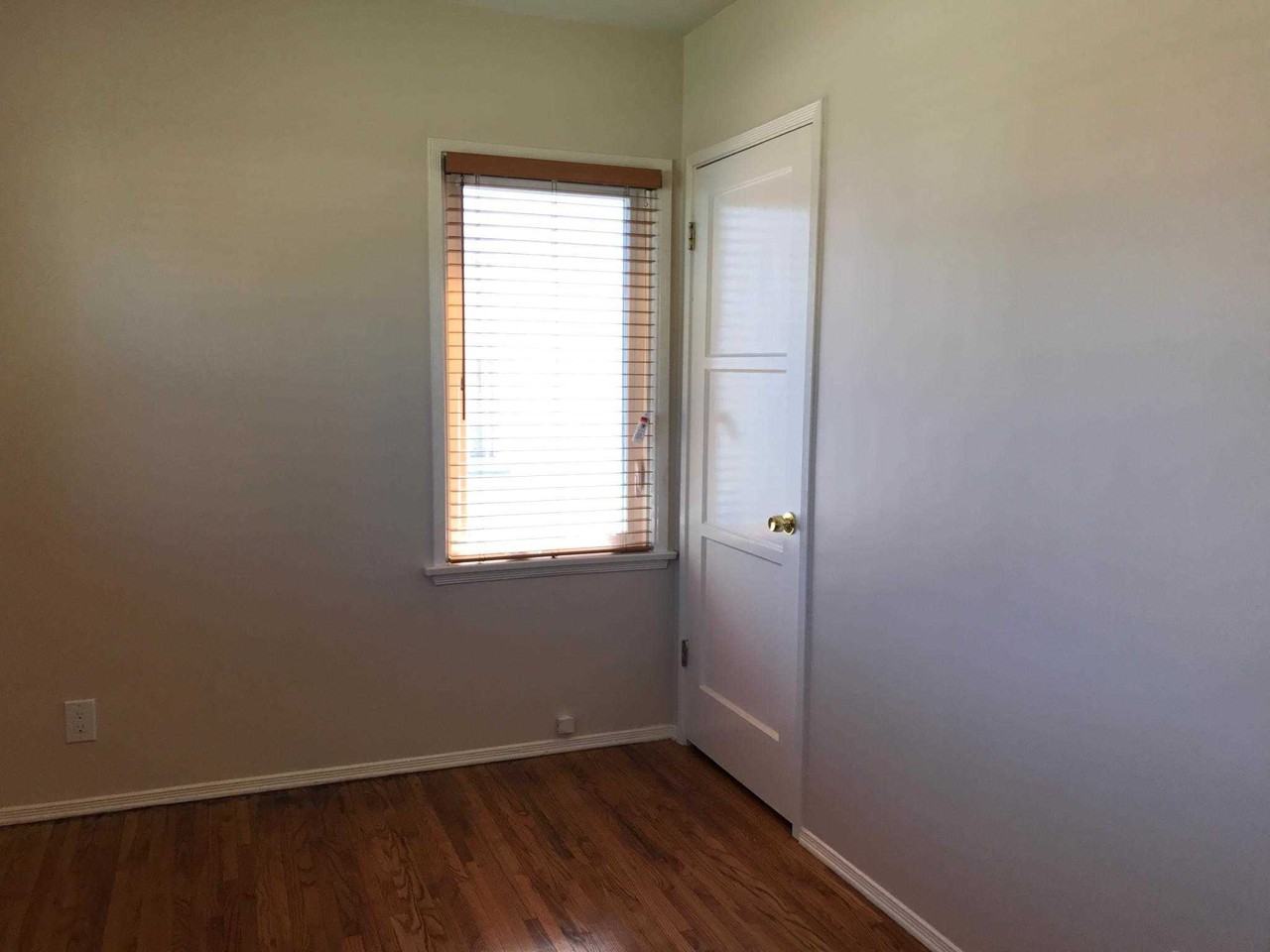 5847 Dunrobin Ave - Photo 3 of 21