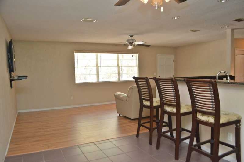 4924 S Peninsula Dr - Photo 3 of 10