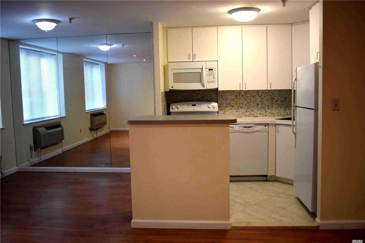 10 Canterbury Rd - Photo 3 of 20